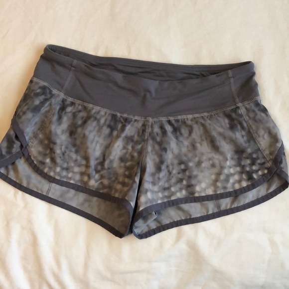 lululemon athletica Pants - Lululemon Speed Up shorts, grey pattern, size 4